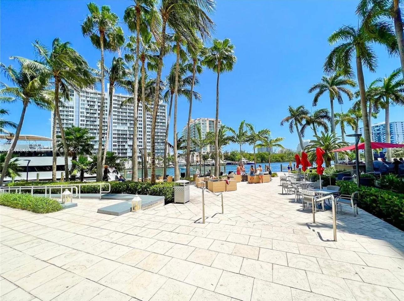 Galleryone Doubletree Hilton Gc Secret Blending Fort Lauderdale Exterior photo